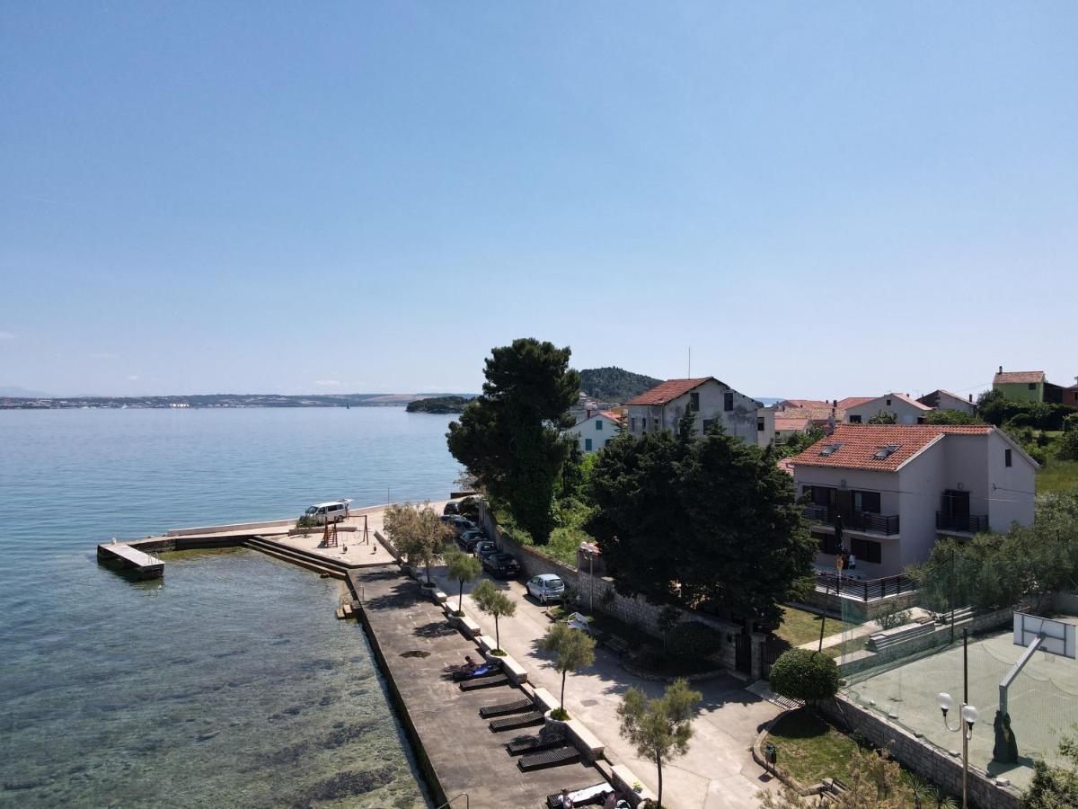 Beachfront Apartments Calm Sea Preko Exterior foto